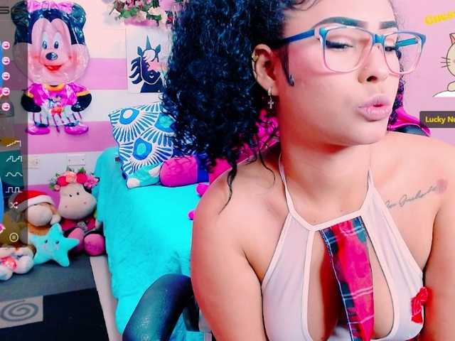 Foto's GlendaHolt Cum with me! Lovense: Interactive Toy that vibrates with your Tips - Multi-Goal : Cum Show #feet # latina #26 #ne