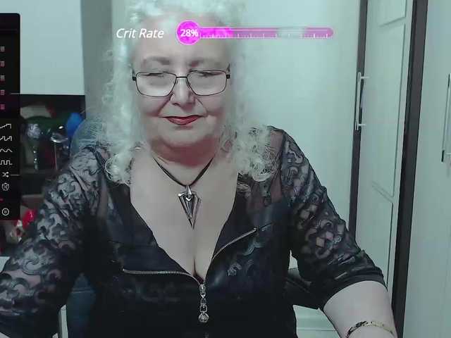 Foto's GrannyWants all shows in clothes only for tokens.. undress only in private