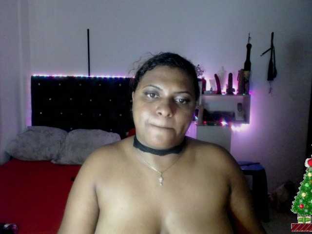 Foto's hannalemuath #squirt #latina #bigass #bbw helo guys welcome to my room I want to play and do jets a lot today