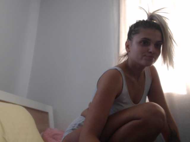Foto's harlyblue hello guys and girls why not?what you found in my room ?you found lush , ass pussy fingers but you found a frend and a good talk to!#boobs 15 ,pussy 30,finger pussy 44 finger ass55,pm 1 feet 5 and come and discover me !