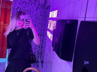 Erotische videochat -HeyRina-