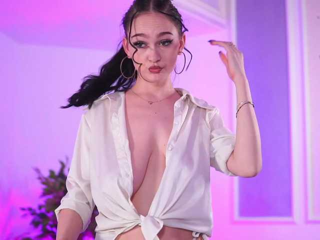 Uitzending screenshots HotSkinnyX