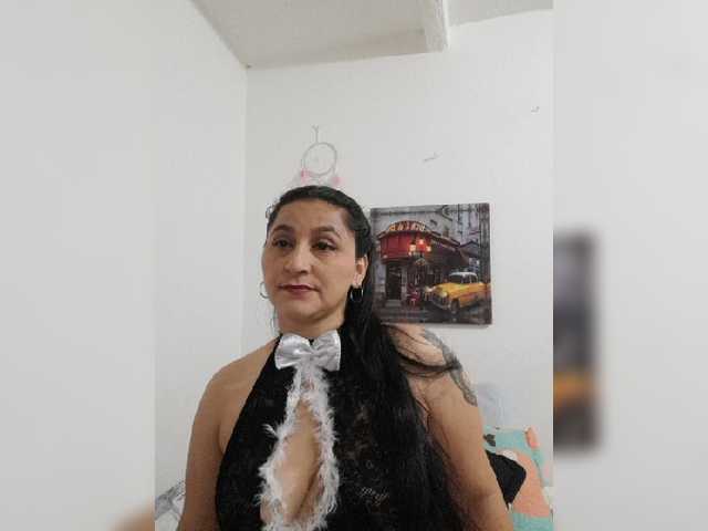 Foto's HotxKarina Hello¡¡¡ latina#play naked for 100 tips#boob for 30# make happy day @total Wanna get me naked? Take me to Private chat and im all yours @sofar @remain Wanna get me naked? Take me to Private chat and im all yours @latina @squirt