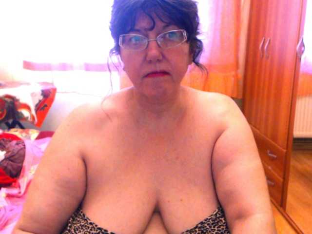 Uitzending screenshots HugeTitsXXX