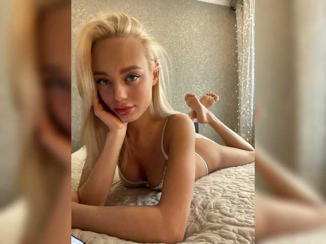 Foto's hungrykitty1 Hi) Lovense from 5 tokens) I only go to Privat and Full Privat) Privat less than 5 minutes - BAN.