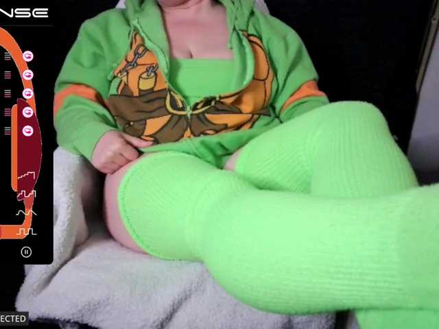 Foto's imaboulder Socks off at 500 TKNS Sweater off at 2,000 TKNS Social in bio to subscribe and DM me