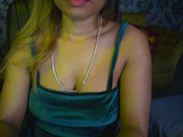 Foto's indianpriya 500 tokens for pvt and c2c | deep fingering | squirt show in private |55 tk , 77 tk help me squirt on ultra high #asian #indian