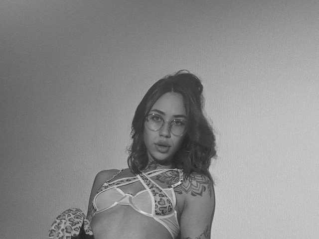 Foto van het profiel v_-_-_v