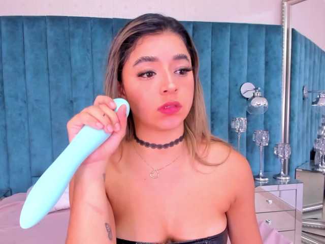 Foto's IreneGreenn ❤️ squirt ❤️ [300 tokens left] cute young latina needs a punishment. Let's get dirty! I'm your babygirl ❤️❤️!!! #cute #spit #hairy #ahegao #anal