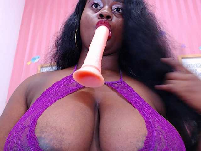Foto's irisbrown Hello guys! happy day lets make some tricks and #cum with me and play with my #toys #dildo #lovense #ebony #ebano #fuck my #pussy