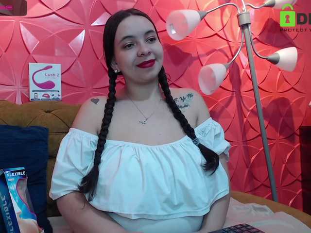 Foto's JennaClancy Welcome to my pleasure room, I hope that today we can make a great explosion of cum together.!!!!