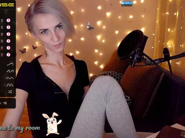 Foto's Evis_ Hi, I'm Judy. The hottest girl here. I only go to private. We are going to a hot show in fries. Goal: 999 tokens. (Collected – 684 , left – 315 . Do not forget to put love.