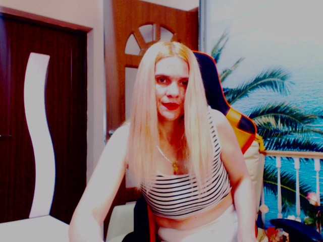 Foto's juliahot32 hey guys, welcome here lets get fun ^