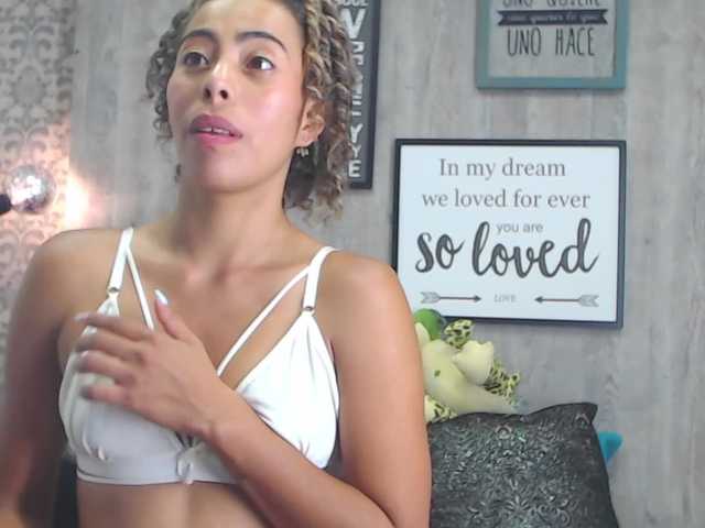 Foto's karla-morelli Lovense: Interactive Toy that vibrates with your Tips #Lovense #Ohmibod #interactivetoy a little fun doesn't hurt you and it makes me very happy !!!!