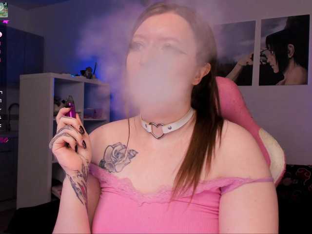 Foto's KarolinaQueen @remain For gaming videocard ♡ Wish the best mood to you ♡ Lovens from 2tk, before pvt tip 200tk and write in pm ♡ I make hot shows, like to communicate and play in Mobile Legends