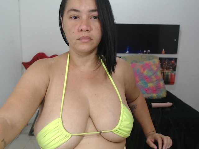 Foto's kattyCurtys BEST BOOBS ONLINE!- BOOBJOB at 300 tips- RIDE at Goal // SHARE CAM IS ON!- PVT IS ON!