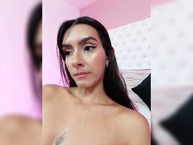 Foto's KelsyMoore Tell me your wildest thoughts and let´s have fun together playing with this hot colombian body . FULL NAKED + BLOWJOB AT @remain