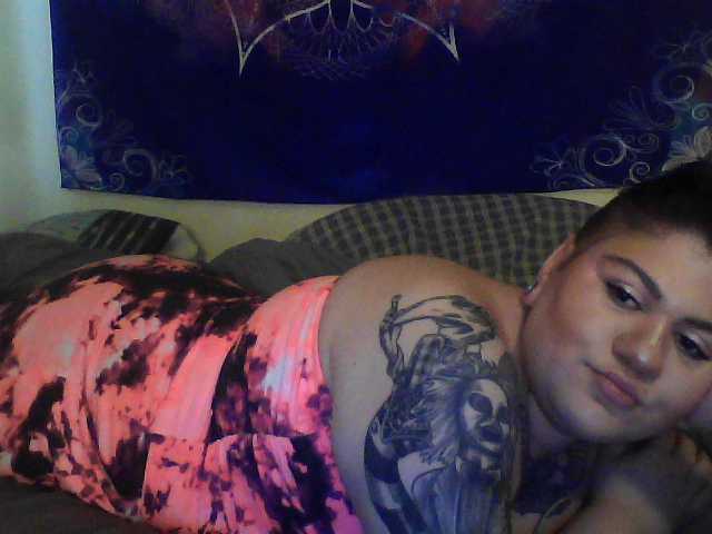 Foto's Kittiekatt10 Welcome cuties! come spoil and play with kitty BBW lovers welcomed:)
