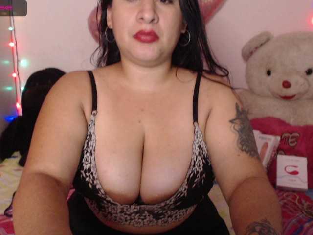 Foto's kiutboobs TITS BOUNCE TODAY....tits flash 50 tips - nude 120 tips - suck dildo 100 tips - finguering 160. BIG SQUIRT 400, toy ass 1000