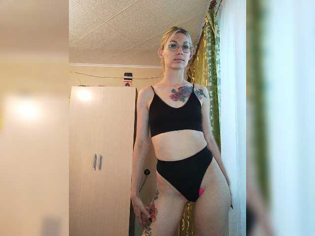 Foto's KRISTEN_MANGO Vibration levels: 2. 5. 11. 21. 41. 71. 101. Hot show in full prv. 300 tk pre tip before pvt in public chat. All requests on the type-menu. Submit with one coin Love vibration 101 tk Random 49/Wave 88/Pulse 111/Earthquake 222/ Fireworks 555