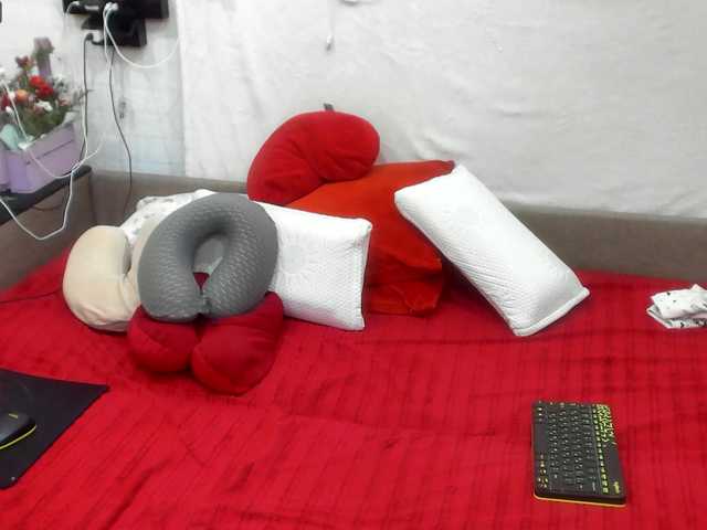 Uitzending screenshots KyliePage1