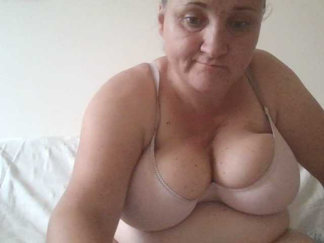 Foto's LaraXXX33 Today my bigg boobs are just 10 tok -if u want see more i have menu