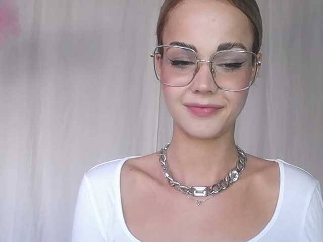 Foto's lexieSpicy Sweet and yet dang naughty ;) #innocentface #sweet #petite #glasses #fetish #natural #shorthair #domina #teaser #cfmn #joi #cei #cbt #sph #cucktraining