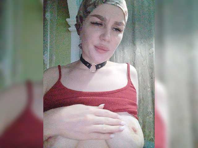 Foto's Liliannea I'm raising money for treatment. Every token counts! Tokens only in the general chat. All naked and sexy games only in private. Loved vibrations 15,21,55! 101 CURRENT IS THE STRONGEST VIBRO FOR 30 SECONDS! @remain Treatment