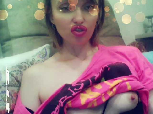 Foto's lilisexy14 Hello! I'm Lilya! Delicious and juicy blowjob with saliva and deepthroat with dildo 222, 0 already earned, I need 222 more tokens to complete countdown!