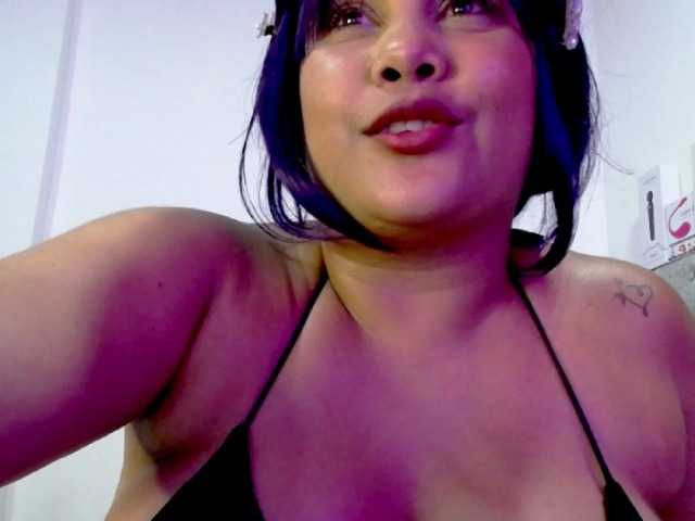 Foto's lipsy-cute Explode my pussy with my lush #latina #curvy #bigass #cum #domi