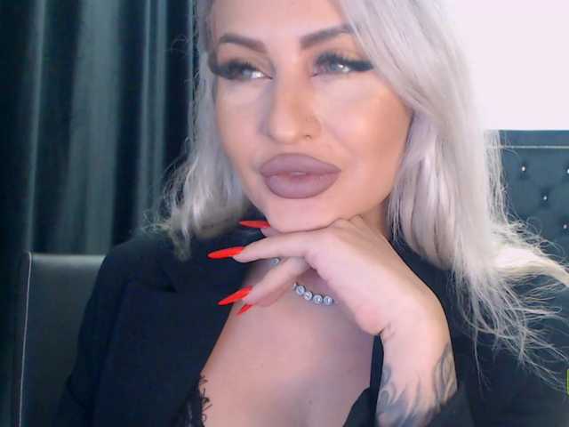 Foto's lovelyblondyx Welcome!!! nails #smoke #fetish #dirty #blonde
