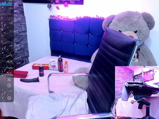 Foto's Madelinexxx Hello, I'm new... My name is Madeline and I'm 18 years old❤Tip menuPvt ON- GOAL: SHOW BOOBS