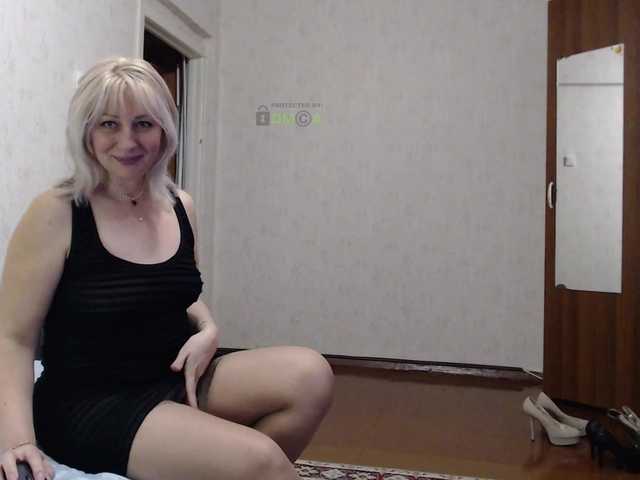 Foto's MadinaLyubava hello! I do not undress in chat, spy, private - only in underwear, there is no full private, I do not fuck with a dildo, I do not undress completely, I do not show my face in personalrequests without tokens - banI'll kick the silent one out