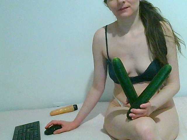 Foto's MagalitaAx go pvt ! i not like free chat!!! all for u in show!! cucumbers will play too