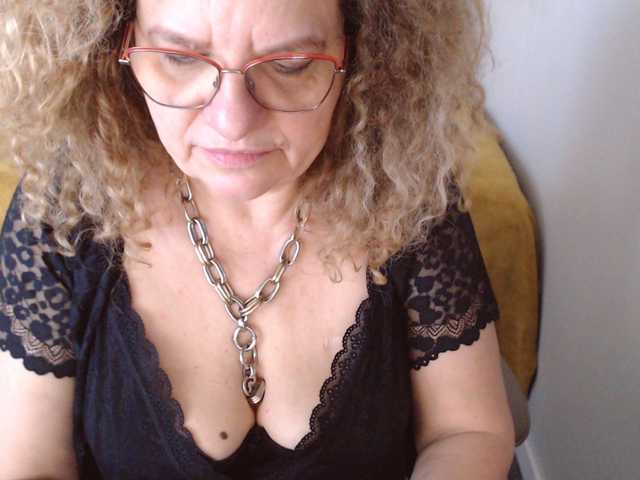 Foto's maggiemilff68 #mistress #mommy #roleplay #squirt #cei #joi #sph - PM 40 tok - every flash 50 tok - masturbate and multisquirt 450- one tip