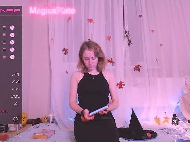 Foto's MagicalKate Halloween party. Magic oil on my body @remain , full naked in pvt