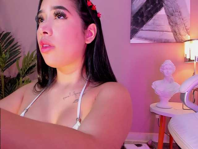 Foto's ManuelaFranco Your tongue will make me have a delicious vibe⭐ Fuckme at goal @remain ♥ @PVT Open ♥