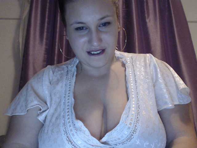 Foto's mapetella hello guys! make me smile and compliment me on note tip !!! @222 naked (lovense on)
