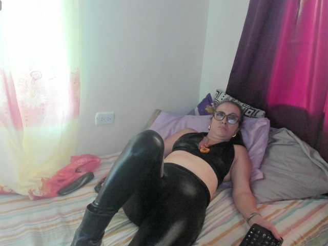 Foto's MargothClain I have my fuckmachine active, come and play with me