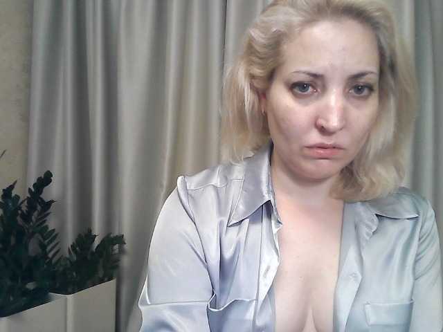 Foto's mariska-kiska look at camera 25, show nipple 20, show breast 40, open pussy 50, open ass 70, undress and show my holes 100 tokens