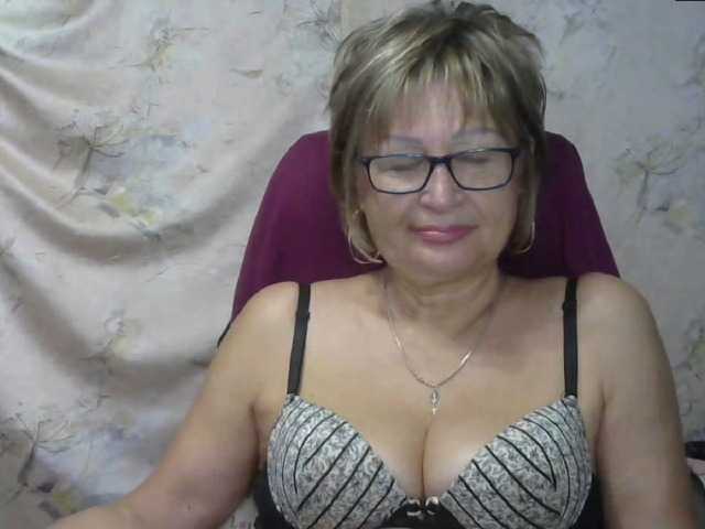 Foto's MatureLissa Who wants to see mature pussy ? pls for @total English and German