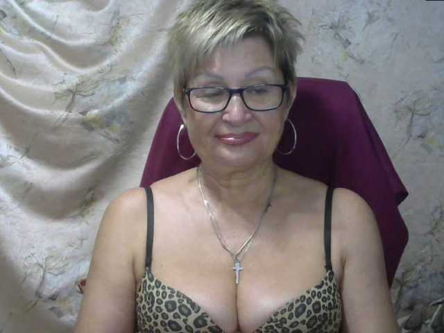 Foto's MatureLissa Who wants to see mature pussy ? pls for @total English and German