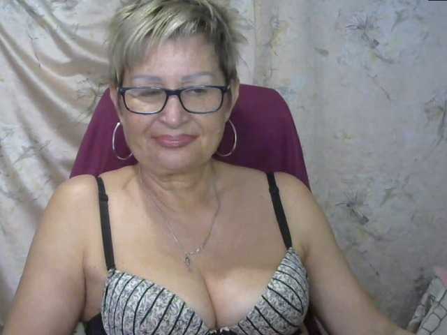 Foto's MatureLissa Who wants to see mature pussy ? pls for @total English and German