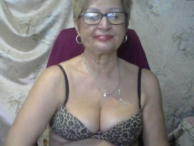 Foto's MatureLissa Who wants to see mature pussy ? pls for @total English and German