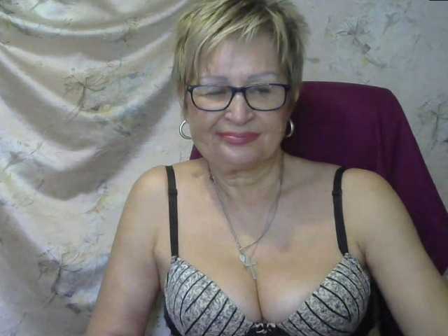 Foto's MatureLissa Who wants to see mature pussy ? pls for @total English and German