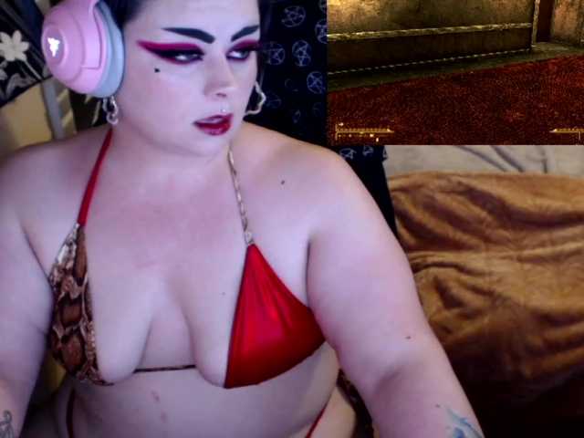 Foto's Megz6669 Lingerie Gaming Party!!!! #smoking #femdom #chubby #bbw #gaming