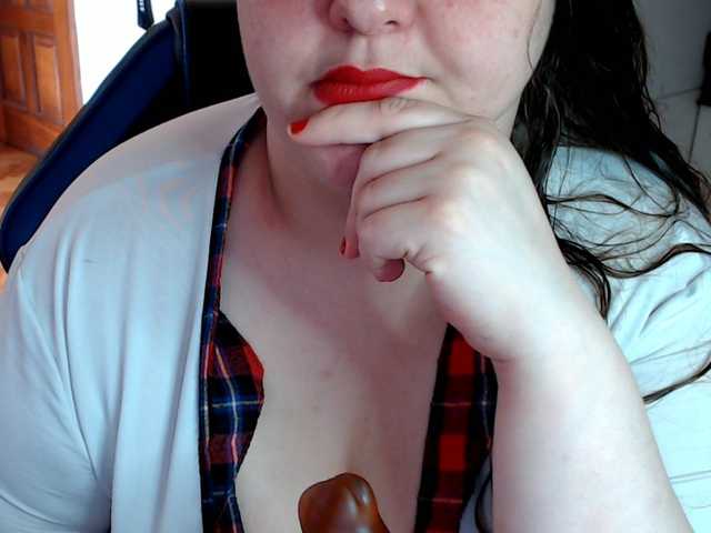 Foto's Kimberly_BBW IS MY HAPPY BRITDAY MAKE ME VIBRATE WITH TOKENS I WANT TO RUN