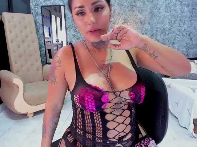 Foto's Meredith-rave My pussy wants eat that cock /1@PussyRide 2@AnalBead show // pvt on// personalize your videos// #sexy #bigboobs #bigass #latina #milf #squirt #lovense #colombia