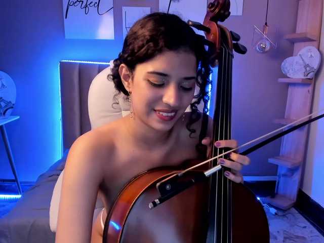 Foto's MiaCollinns FANBOOST = FINGERING ♥Hi guys I play my cello today, Try to take my concentration with your vibration Remember follow me on my social media.