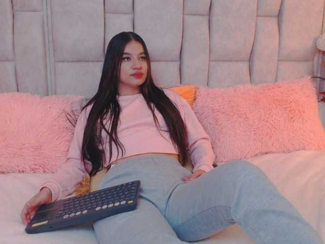 Foto's MiaDunof1 hi guys i want you to vibrate me .im addicted to feeling , pink toy ready mmm lets fuck me